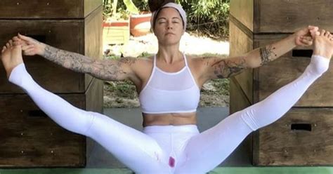 Yoga Lehrerin Ich Bin Eine Frau Darum Blute Ich Kurier At