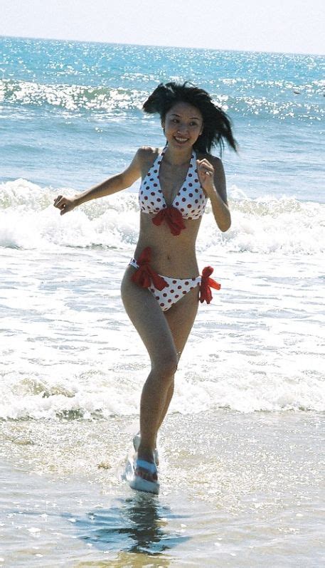 hot celebrity bikini beach girls in bikini doing a baywatch run