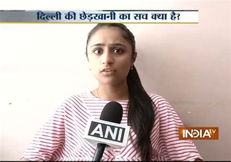 Today Jasleen Kaur Run From Live Interview Without Answering What She