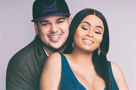 rob kardashian and blac chyna sleeping in separate beds and faking