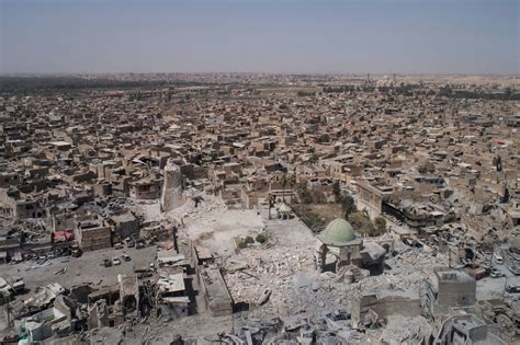 iraq recaptures al nuri mosque  mosul   rubble remains