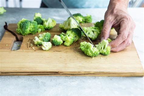 cut broccoli culinary hill