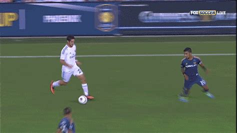 Football GIF: Isco Pulls Delicious Outside-Of-The-Boot