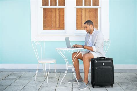 travelpro luggage  travelers   guide