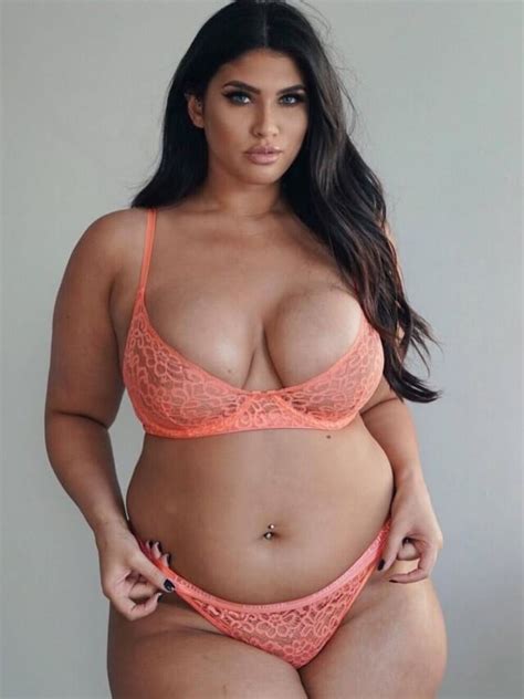 beautiful plus sized model la tecia with big tits and big ass 10 photos and 2 videos