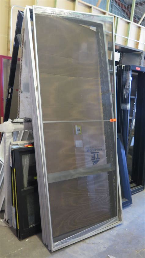 lrg commercial grade jalousie doors wscreen clear anodized      oahu auctions