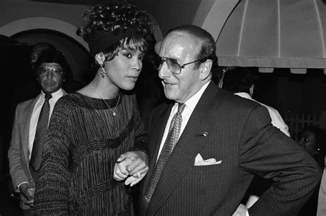 whitney houston clive davis shares last meeting with icon hours before