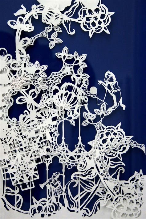 visual storytelling  intricate paper designs  modern metropolis paper art craft