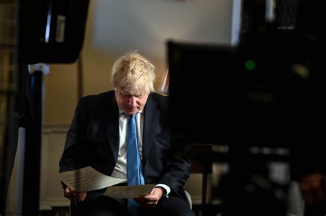 brexit day boris johnson  hail   era  britain   marks