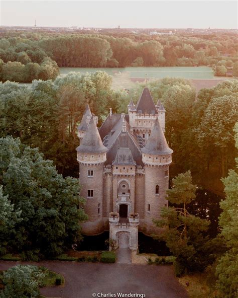 beautiful unique castles  belgium charlies wanderings