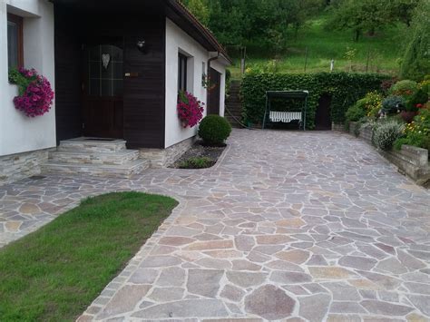 nadherna dlazba kolem domu  prirodniho kamene porfyr patio garden paths outdoor decor