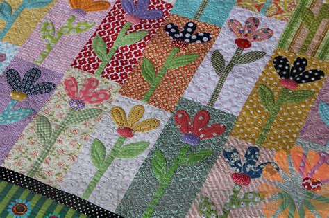 piece  quilt scrappy flower quilt custom machine quilting