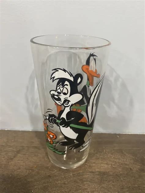 Vintage Pepsi 1976 Collector Series Glass Daffy Duck And Pepe Le Pew