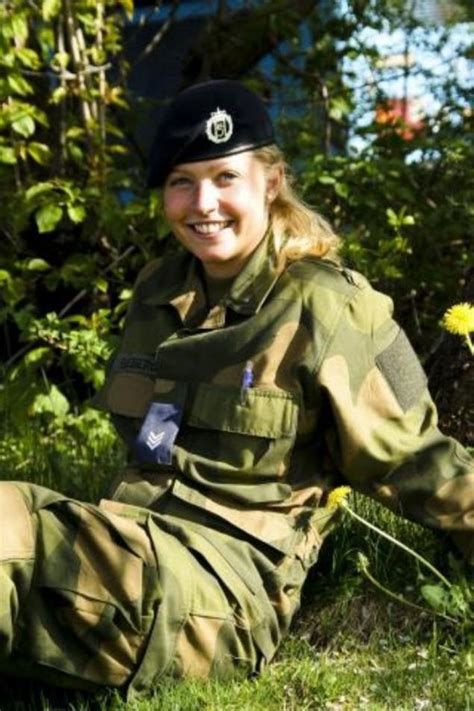 norge military girls page 1