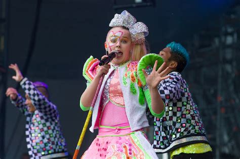 What S Next For Jojo Siwa After Her Makeup Line Recall