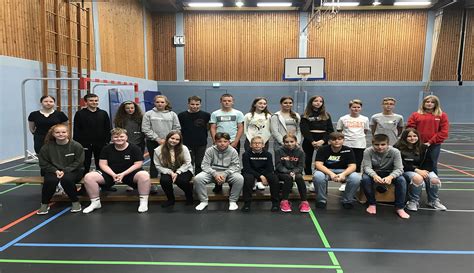 sekundarschule  stoppenberg neue sporthelferinnen werden ausgebildet