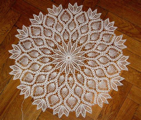 vintage crochet pattern   pineapple design doily centerpiece mat