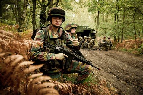 nederlandse en belgische defensie krijgsmacht de lage landen de  xxx hot girl