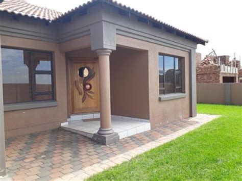 simple  bedroom house plans  garage south africa psoriasisgurucom
