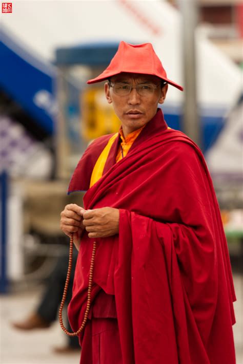 tibetan buddhist monk   capture     lhasa tibet rpics
