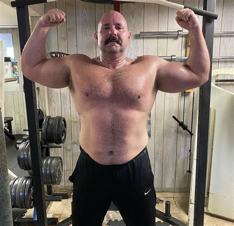 Hugemusclegeek Muscle Bear Men Gym Men Bald Men