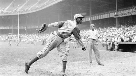 mlb gesture  negro league players  honorable   pay