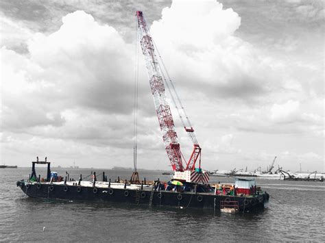 floating crane barge  singapore   pollisum