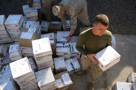 spread cheer  holiday season tips  shipping military care packages   troops