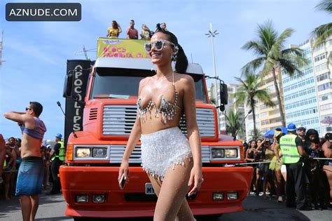 Bruna Marquezine Sexy At Bloco Da Favorita In Rio De Janeiro Aznude