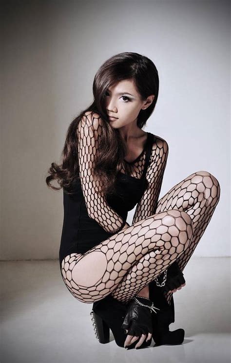 chrissie chau 周秀娜 chinese actress and celebrity model