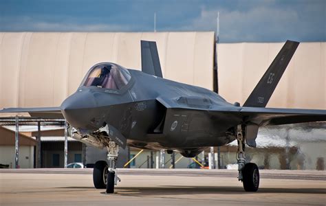 engineering channel   lightning ii fighter jet