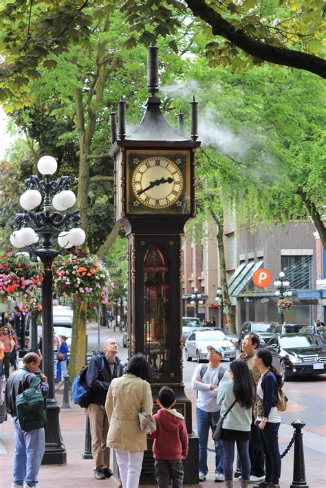 totally steaming tourist attraction gastowns steam clock vagabond