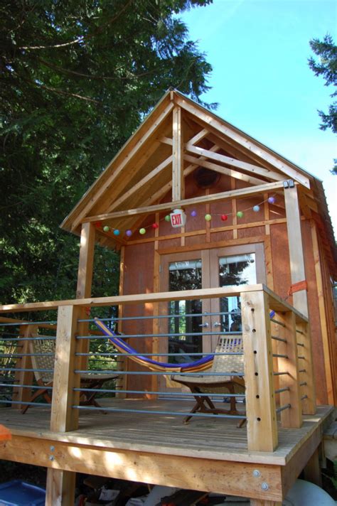 young family build  tiny cabin   weeks