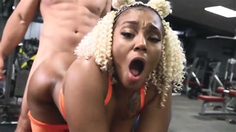 Curby Ebony Babe Mimi Curvaceous Twerks Her Big Ass Eporner