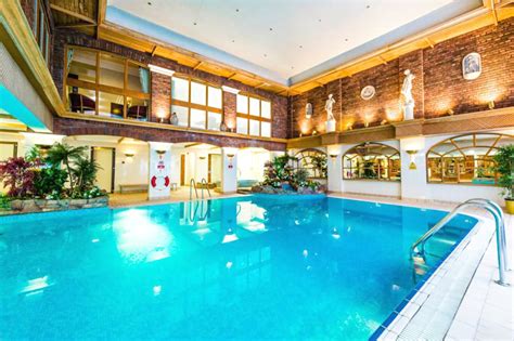 parkway hotel spa cardiff  hotel prices expediacouk