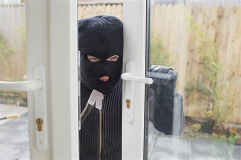 diy home defense  ways  protect  home  burglars