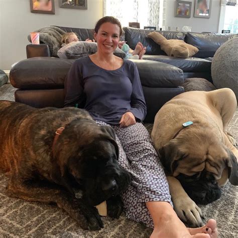 Wwe Executive Stephanie Mcmahon Relaxing At Home Without