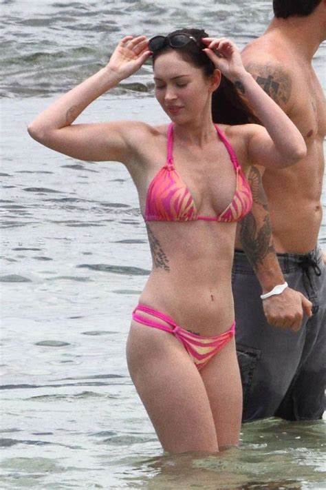 Scandals Megan Fox Hot In Pink Bikini