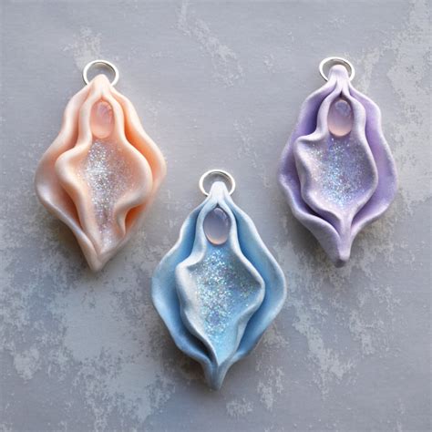 crystal yoni pendant 28 vagina shaped jewelry popsugar love and sex photo 1