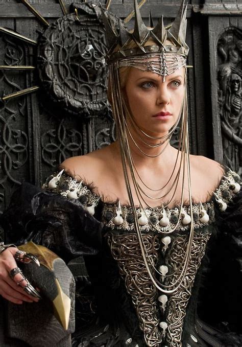 snow white and the huntsman the evil queen i want to see this