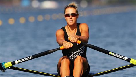 video olympic rower emma twigg swapping oar for ball newshub