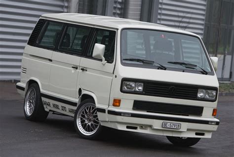 volkswagen caravelle    minivan outstanding cars