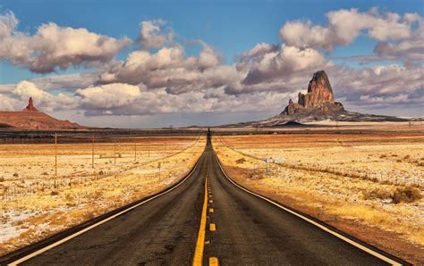 awesome view   road  monument valley arizona  imagine