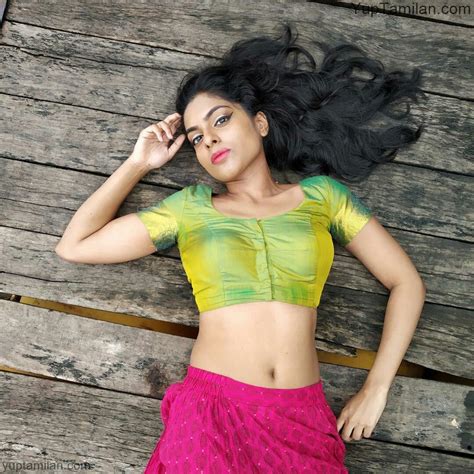 desi actress and models hot navel photos sexy belly pictures in saree