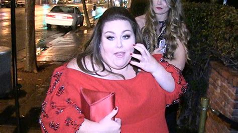 chrissy metz says she did not call alison brie a bitch on golden globes