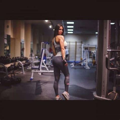 30 Photos Fit Russian Girl In Yoga Pants At The Gym
