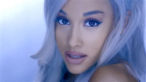 9 Can T Miss Beauty Moments From Ariana Grande S New Focus Music