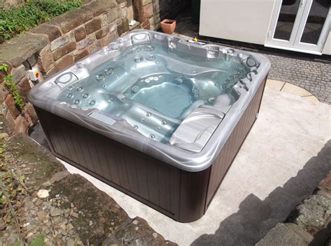 sundance spas  series cameo installed  shrewsbury  shropshire spa hot tubs hot tub