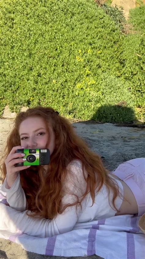 Francesca Capaldi Pics On Twitter The Curve Of Her Back 🥵🥵🥵