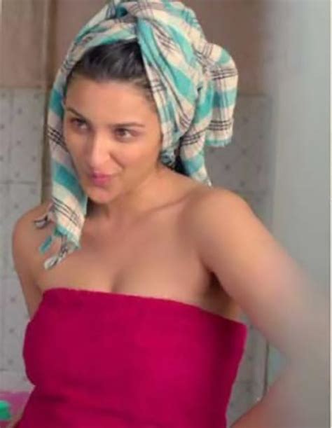 bollywood actress in towel hot photos katrina sunny